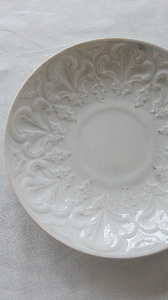 フランス　19世紀　クレイユモントロー　レリーフ　皿　